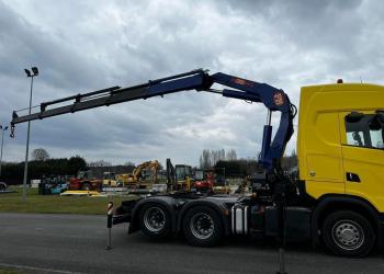 TRATTORE SCANIA R520 6X2 CON GRU PM36