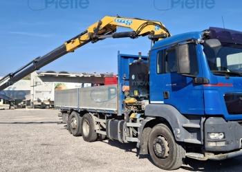 MAN TGS 26.400 PIANALE CON GRU EFFER