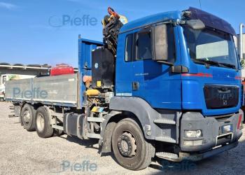 MAN TGS 26.400 PIANALE CON GRU EFFER