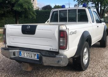 Nissan pick-up Navara 4x4 King-cab Autocarro  - 2 porte - 4 posti