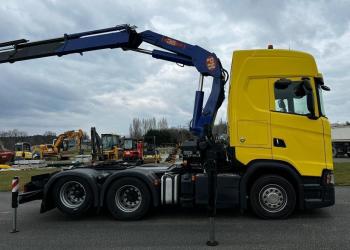 TRATTORE SCANIA R520 6X2 CON GRU PM36
