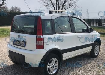 FIAT PANDA CLIMBING 4X4 FOR NEW DRIVERS