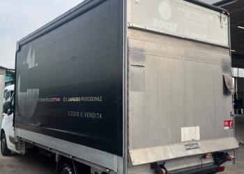 RENAULT MASTER CENTINATO CON SPONDA IDRAULICA