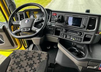 TRATTORE SCANIA R520 6X2 CON GRU PM36