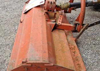 Trattore gommato Massey Ferguson MF 360