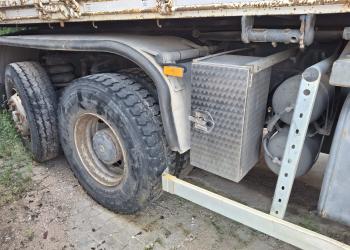 Mercedes-Benz ACTROS 1831 CON GRU