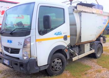 Mini compattatore 6 mc. Renault patente C- 2013