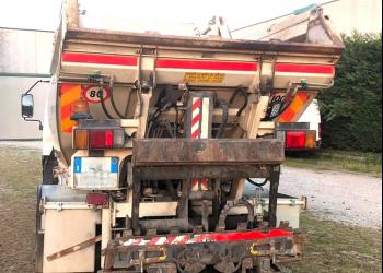 ISUZU NQR 75, COMPATTATORE