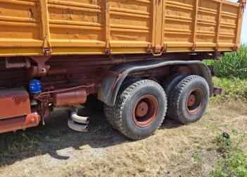 IVECO 330-35 , KM 375.000, 1984 , RIBALTABILE TRILATERALE