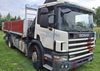 Scania P 124 L 420 ribaltabile tril. con Gru