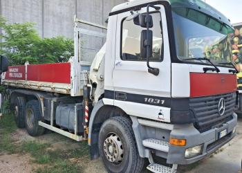 Mercedes-Benz ACTROS 1831 CON GRU