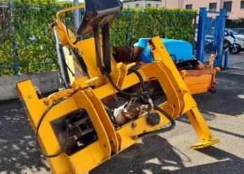 BRACCIO RETROESCAVATORE PER TRATTORE