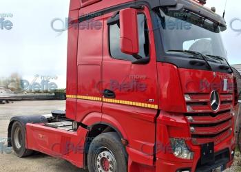 TRATTORE STRADALE MERCEDES-BENZ ACTROS 1851