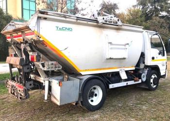 ISUZU NQR 75, COMPATTATORE