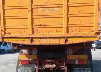 IVECO 330-35 , KM 375.000, 1984 , RIBALTABILE TRILATERALE