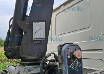 Scania P 124 L 420 ribaltabile tril. con Gru