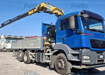 MAN TGS 26.400 FLAT TRUCK WITH EFFER CRANE