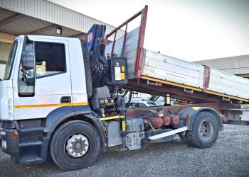 STRALIS 350 TRI-LOADING TIPPER WITH PM 16LC CRANE