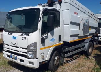 Isuzu 75 compactor, automatic transmission 2008