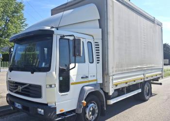 VOLVO FL 6 180 CENTINATO ANNO 2001
